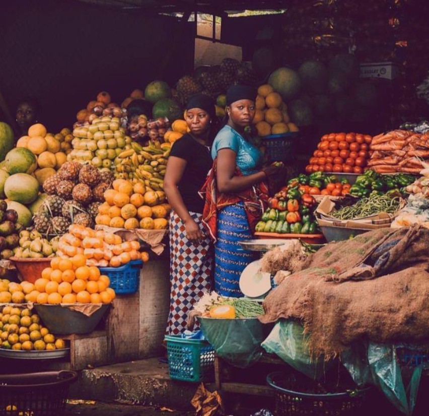 Cote d’ Ivoire – Abidjan – Women at a market place Cote d’ Ivoire – Abidjan – Women at a market place